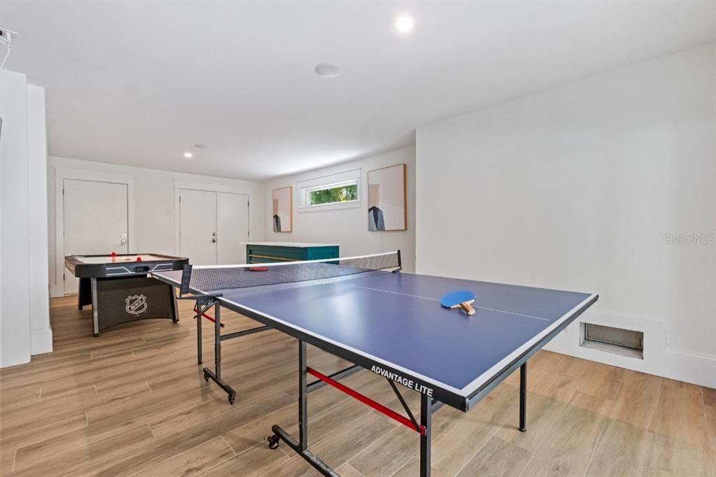 For Sale: $3,590,000 (6 beds, 6 baths, 3545 Square Feet)