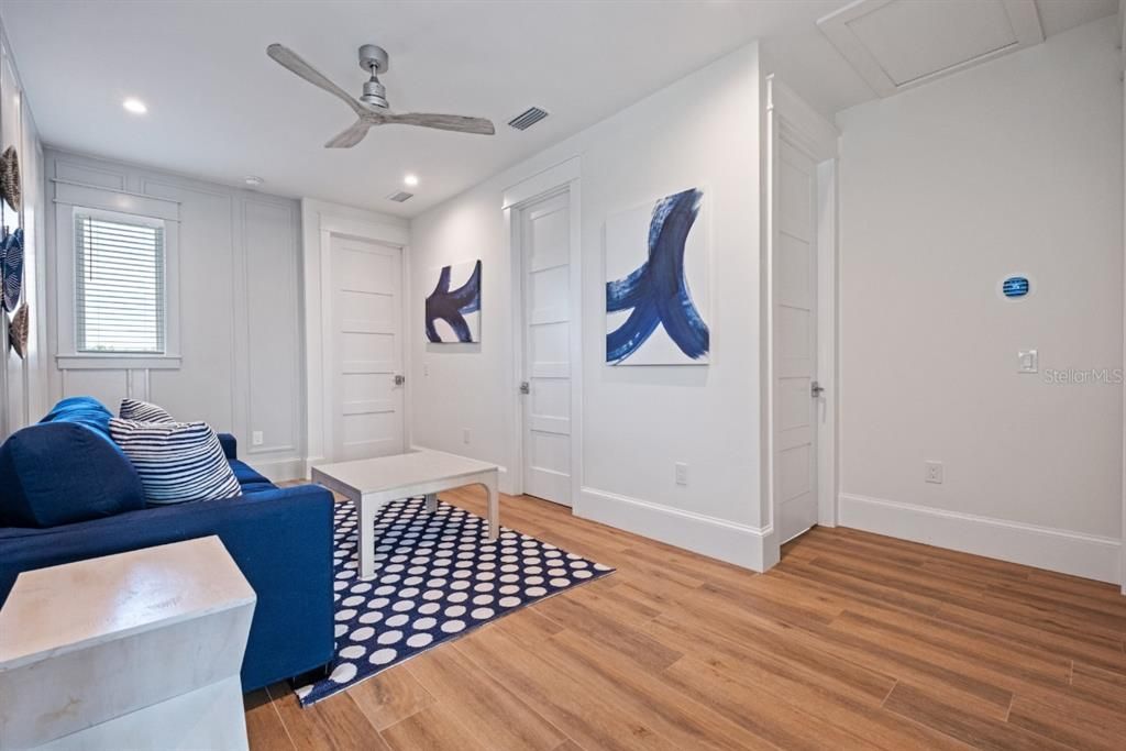 For Sale: $3,590,000 (6 beds, 6 baths, 3545 Square Feet)