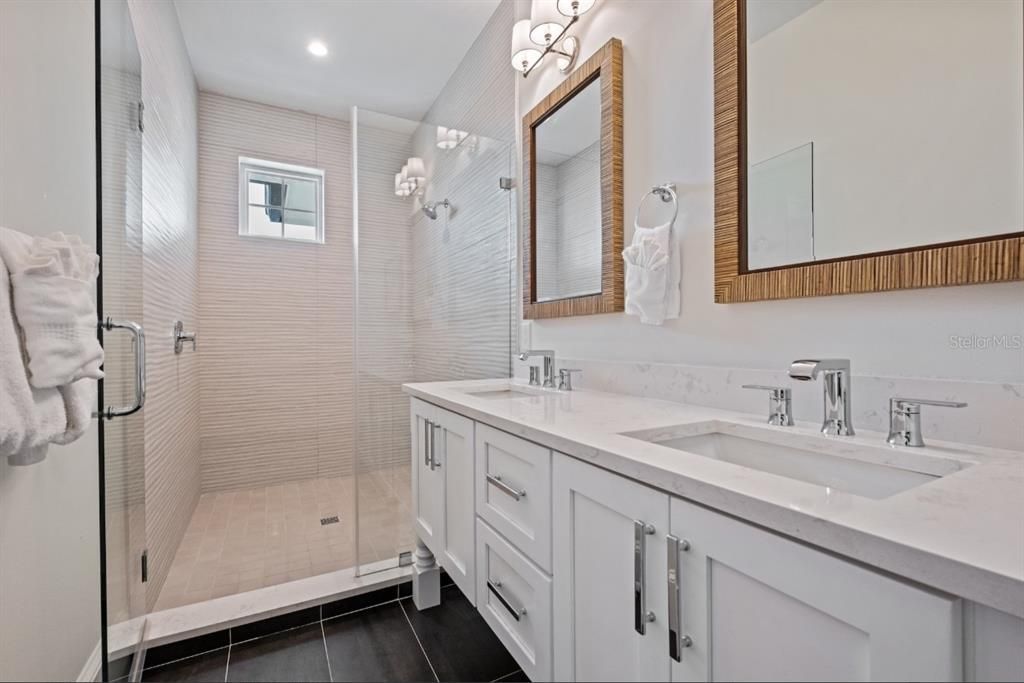 For Sale: $3,590,000 (6 beds, 6 baths, 3545 Square Feet)