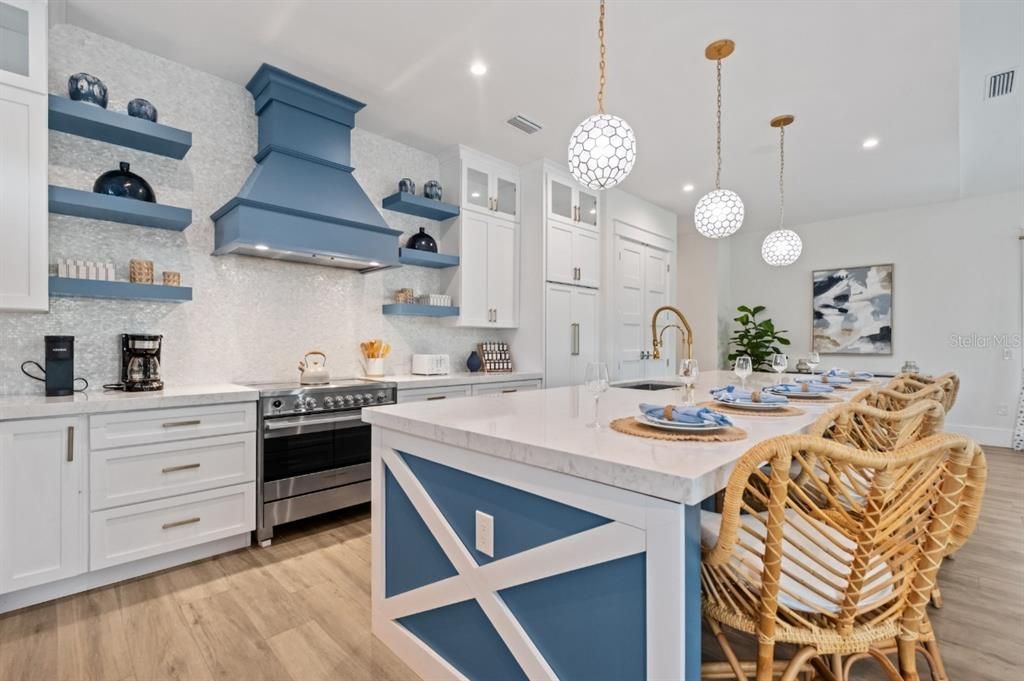 For Sale: $3,590,000 (6 beds, 6 baths, 3545 Square Feet)