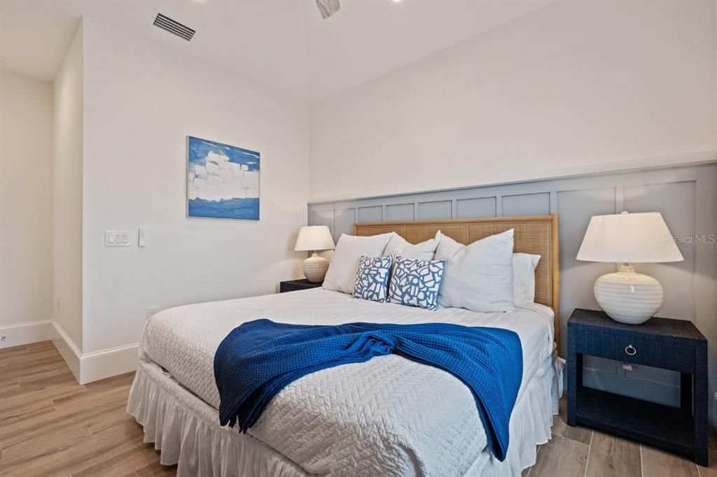 For Sale: $3,590,000 (6 beds, 6 baths, 3545 Square Feet)