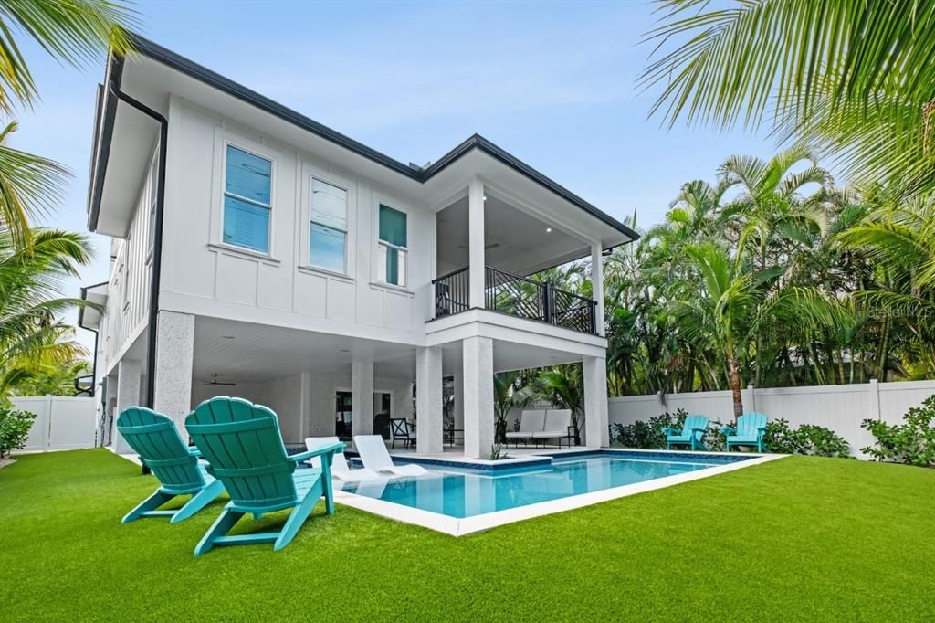 For Sale: $3,590,000 (6 beds, 6 baths, 3545 Square Feet)