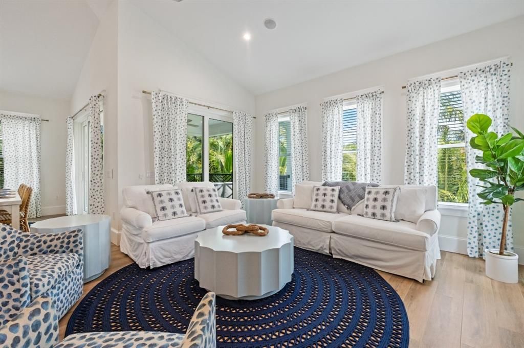 For Sale: $3,590,000 (6 beds, 6 baths, 3545 Square Feet)