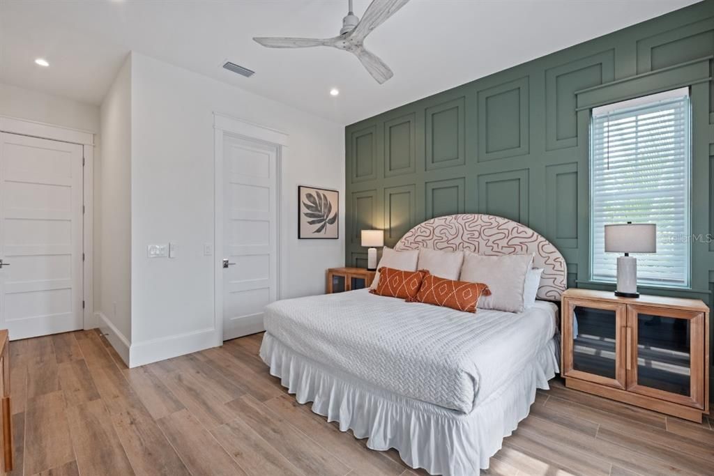 For Sale: $3,590,000 (6 beds, 6 baths, 3545 Square Feet)