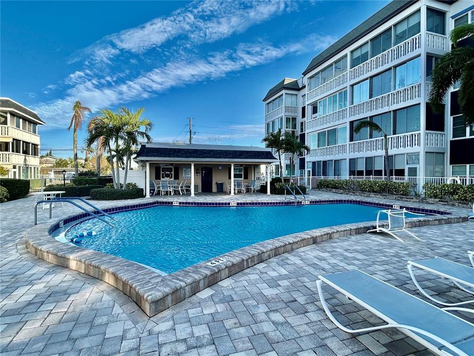 出租: $2,300 (2 贝兹, 2 浴室, 1300 平方英尺)