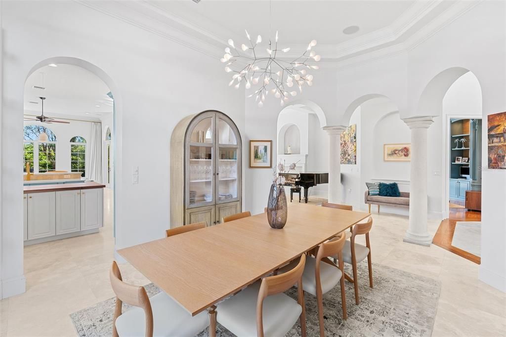 For Sale: $2,995,000 (5 beds, 5 baths, 5095 Square Feet)