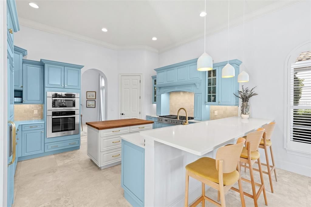 For Sale: $2,995,000 (5 beds, 5 baths, 5095 Square Feet)