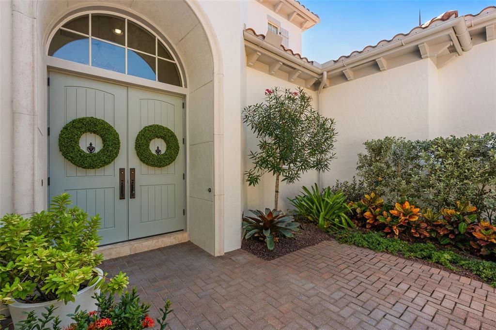 For Sale: $2,995,000 (5 beds, 5 baths, 5095 Square Feet)