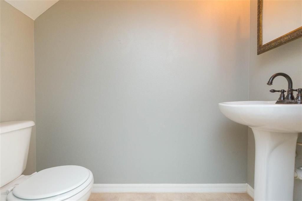 出租: $2,200 (3 贝兹, 2 浴室, 1880 平方英尺)