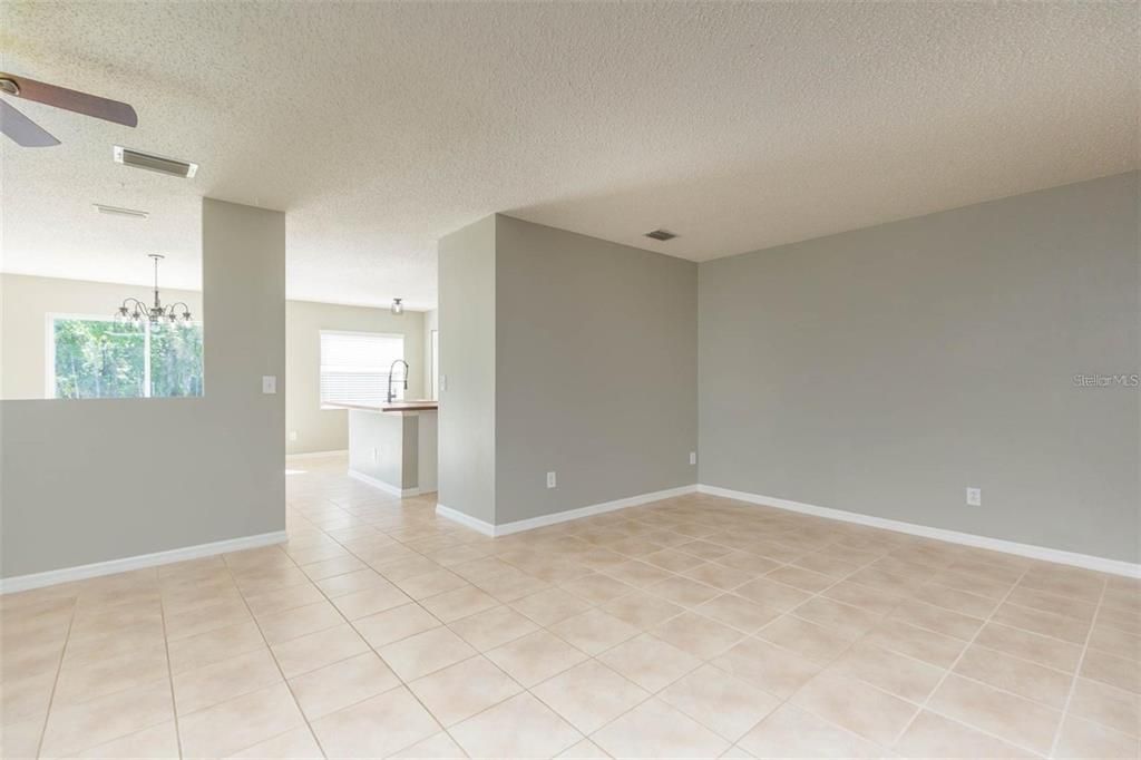 出租: $2,200 (3 贝兹, 2 浴室, 1880 平方英尺)