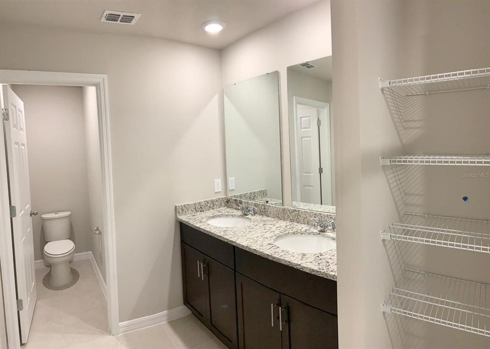 En Renta: $2,300 (3 camas, 2 baños, 1566 Pies cuadrados)