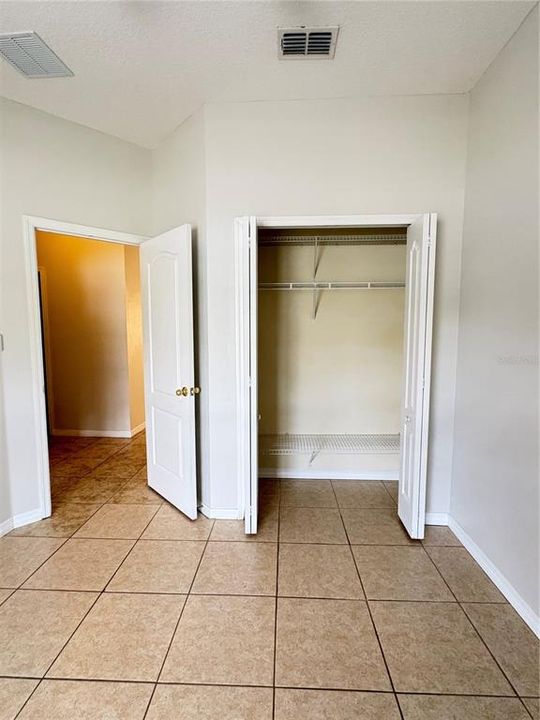 En Renta: $2,300 (4 camas, 2 baños, 1725 Pies cuadrados)