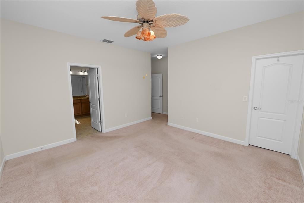 Active With Contract: $300,000 (3 beds, 2 baths, 1920 Square Feet)