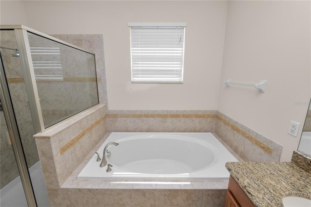 Active With Contract: $300,000 (3 beds, 2 baths, 1920 Square Feet)