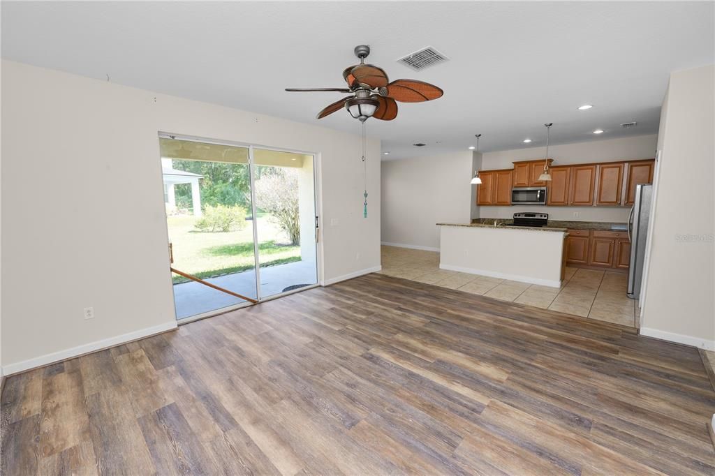 Active With Contract: $300,000 (3 beds, 2 baths, 1920 Square Feet)