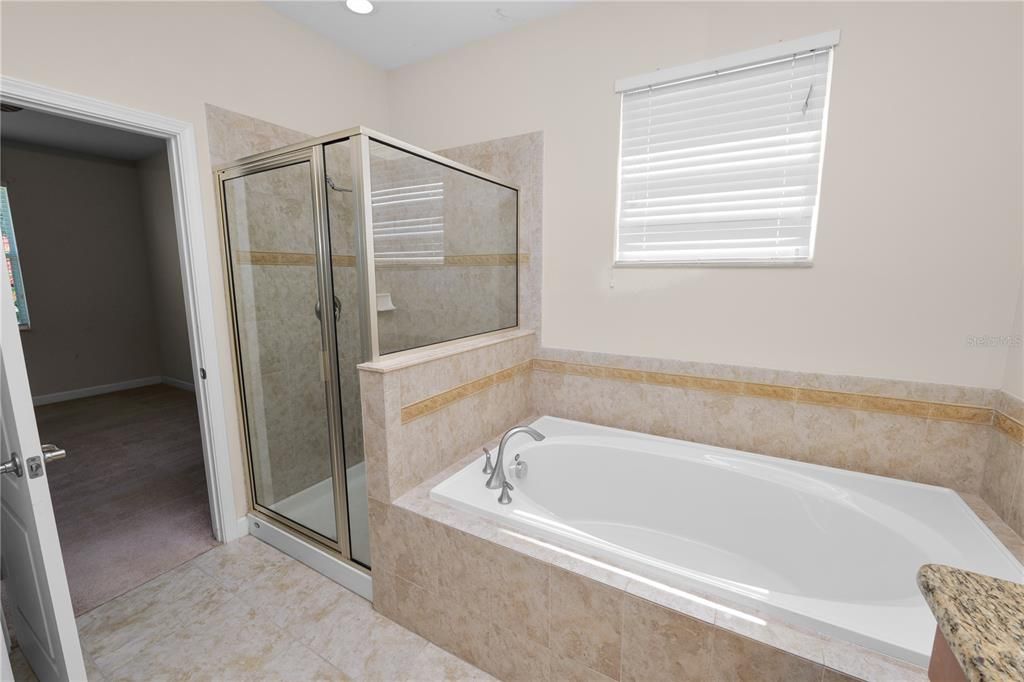 Active With Contract: $300,000 (3 beds, 2 baths, 1920 Square Feet)