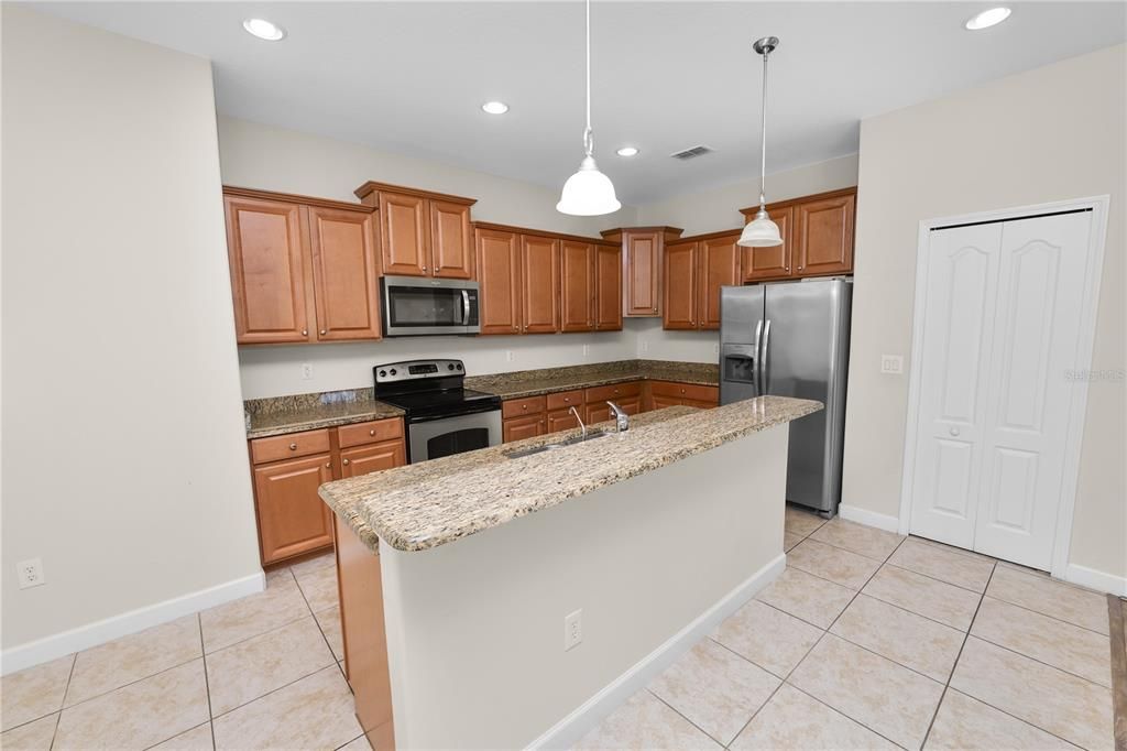 Active With Contract: $300,000 (3 beds, 2 baths, 1920 Square Feet)