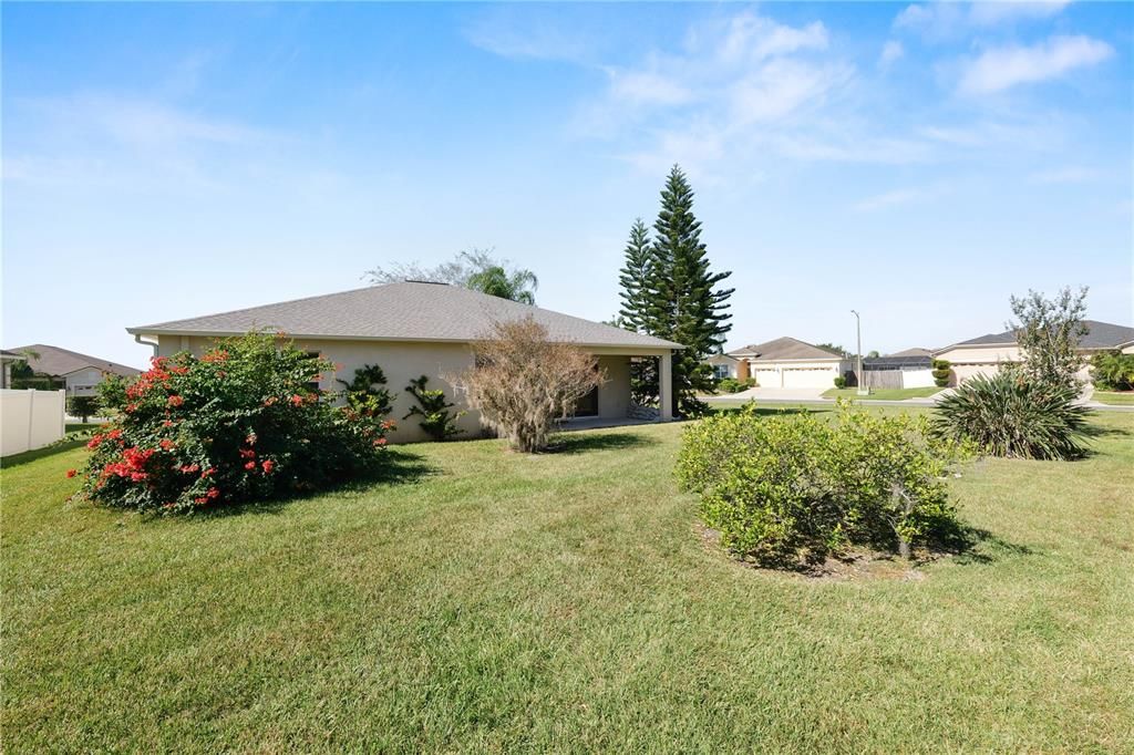 Active With Contract: $300,000 (3 beds, 2 baths, 1920 Square Feet)