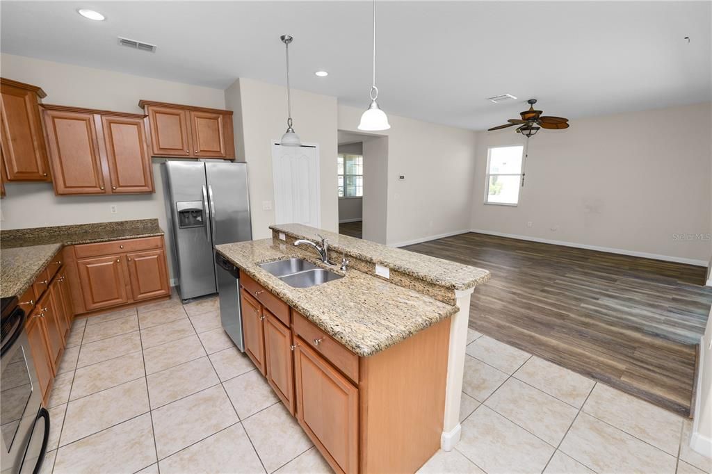 Active With Contract: $300,000 (3 beds, 2 baths, 1920 Square Feet)