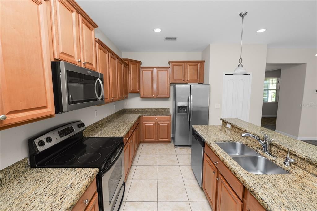 Active With Contract: $300,000 (3 beds, 2 baths, 1920 Square Feet)