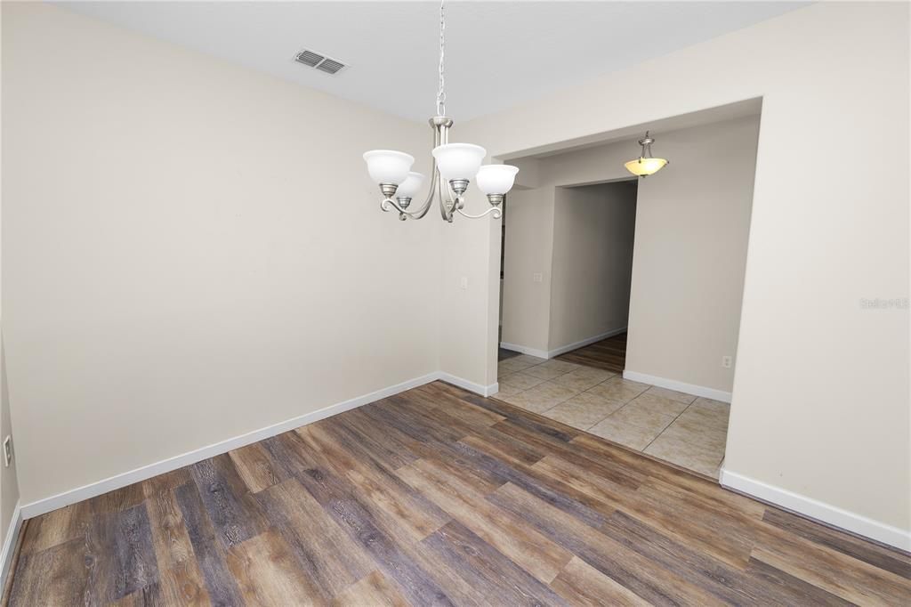 Active With Contract: $300,000 (3 beds, 2 baths, 1920 Square Feet)