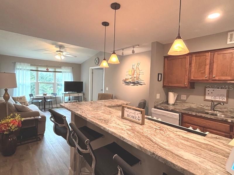 For Sale: $189,450 (3 beds, 2 baths, 1100 Square Feet)