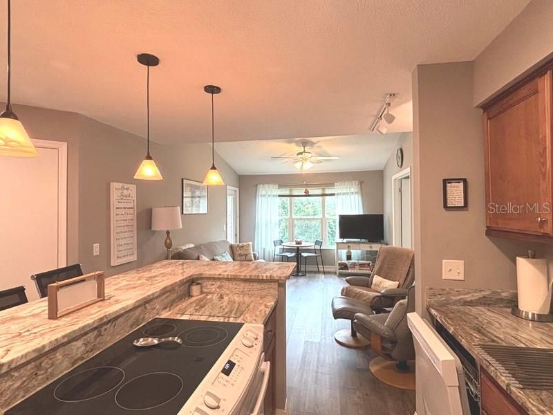 For Sale: $189,450 (3 beds, 2 baths, 1100 Square Feet)