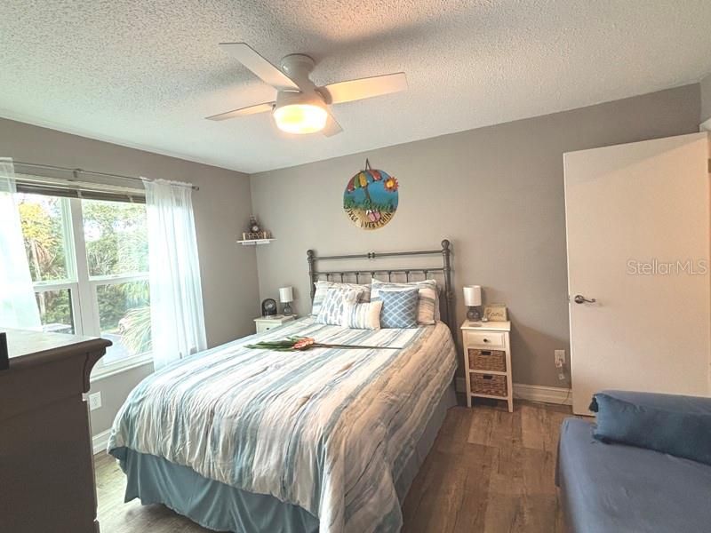 For Sale: $189,450 (3 beds, 2 baths, 1100 Square Feet)