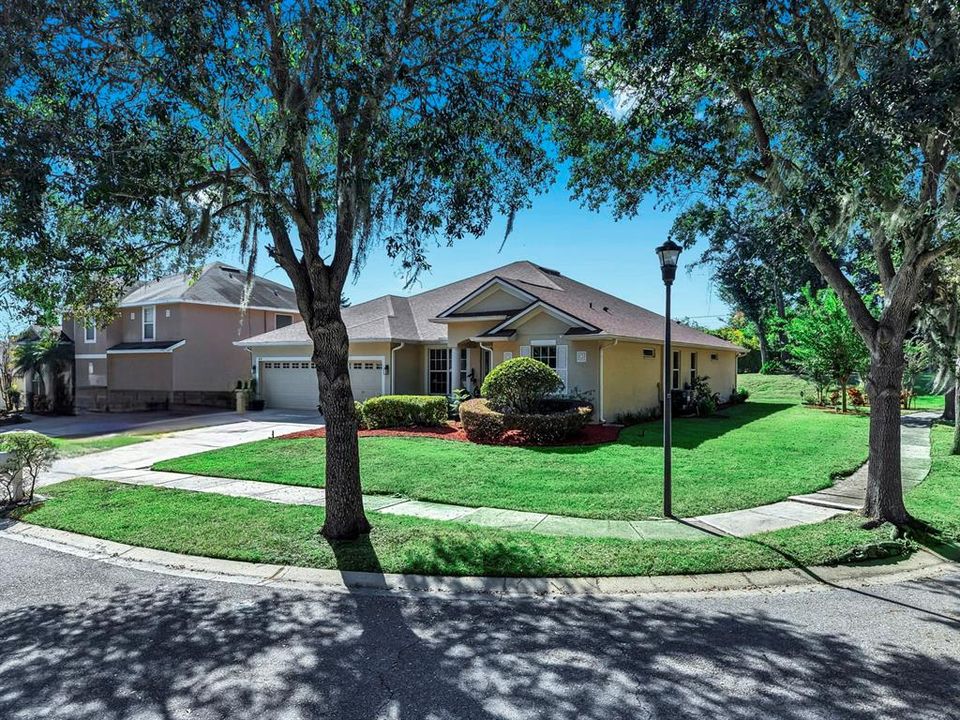 Active With Contract: $435,000 (4 beds, 3 baths, 2404 Square Feet)