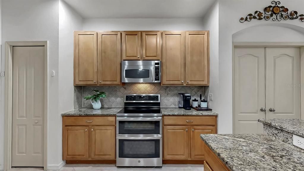 Active With Contract: $435,000 (4 beds, 3 baths, 2404 Square Feet)