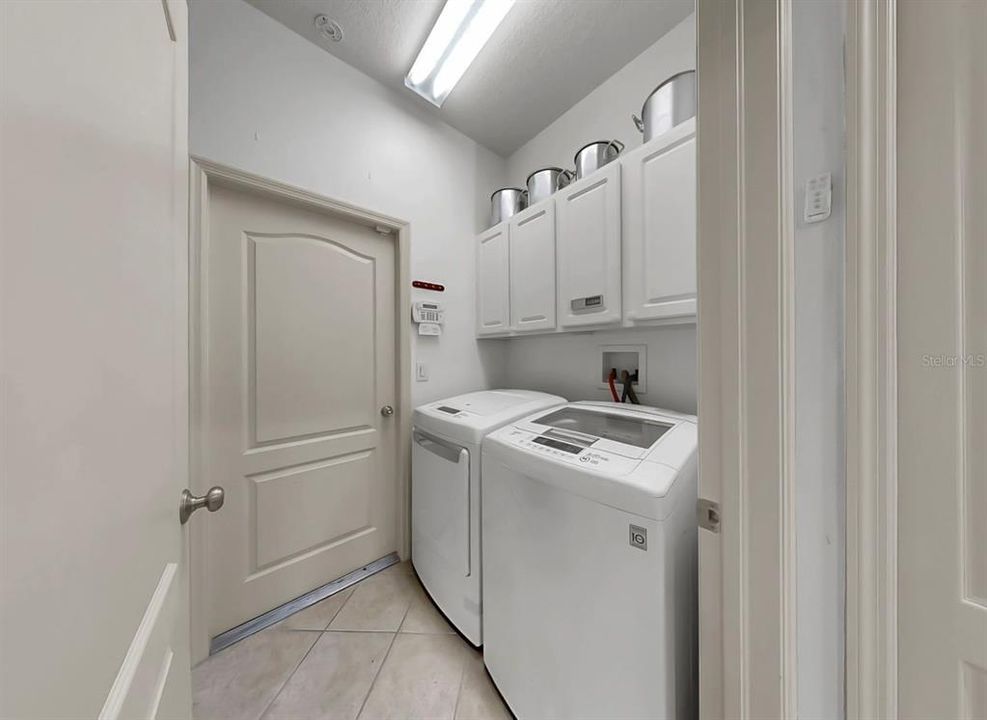 Active With Contract: $435,000 (4 beds, 3 baths, 2404 Square Feet)