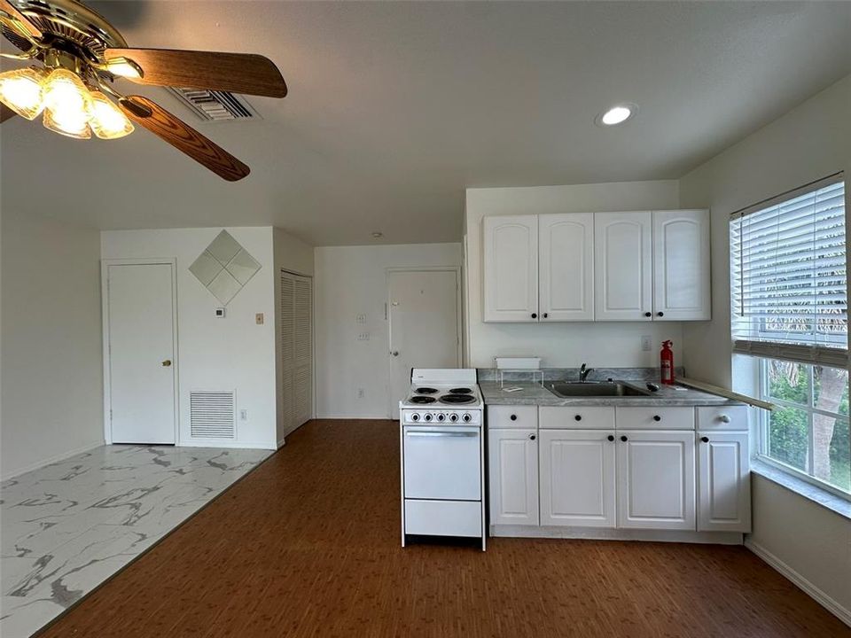 For Rent: $3,500 (5 beds, 3 baths, 2648 Square Feet)