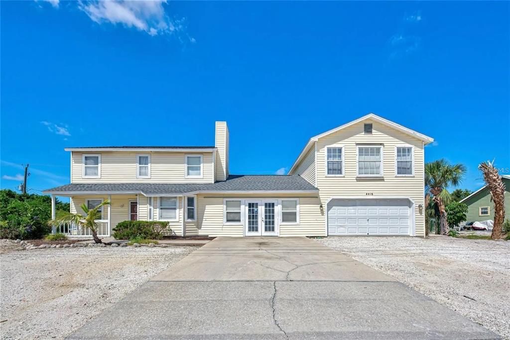 For Rent: $3,500 (5 beds, 3 baths, 2648 Square Feet)