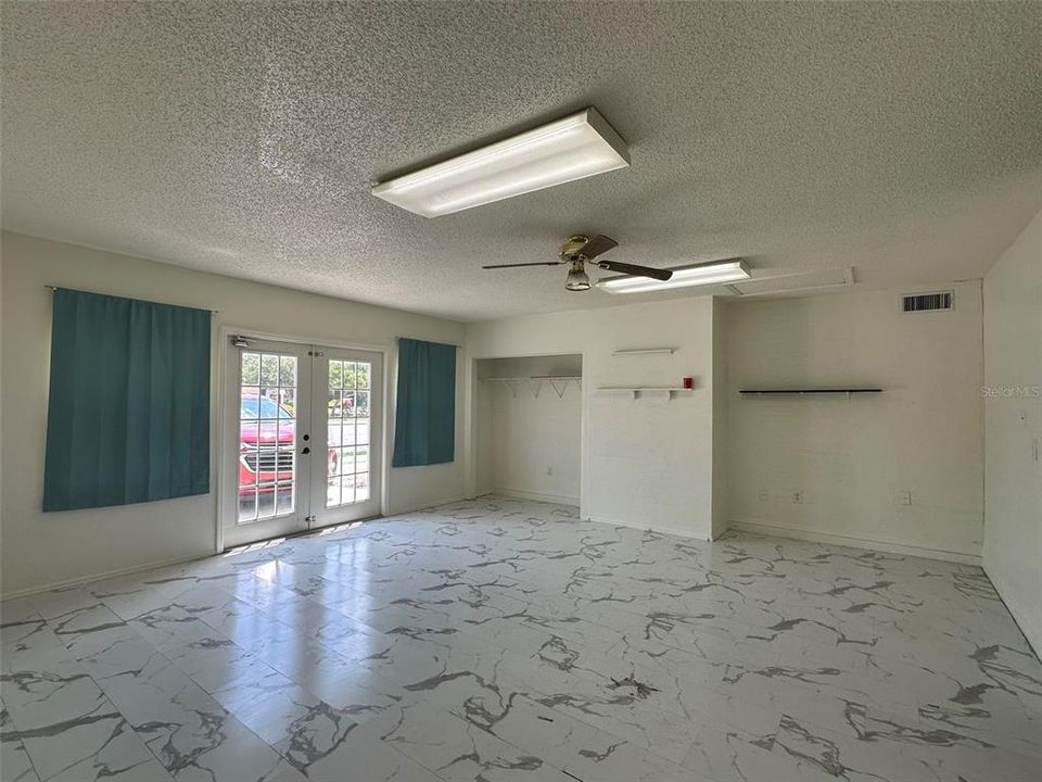 For Rent: $3,500 (5 beds, 3 baths, 2648 Square Feet)