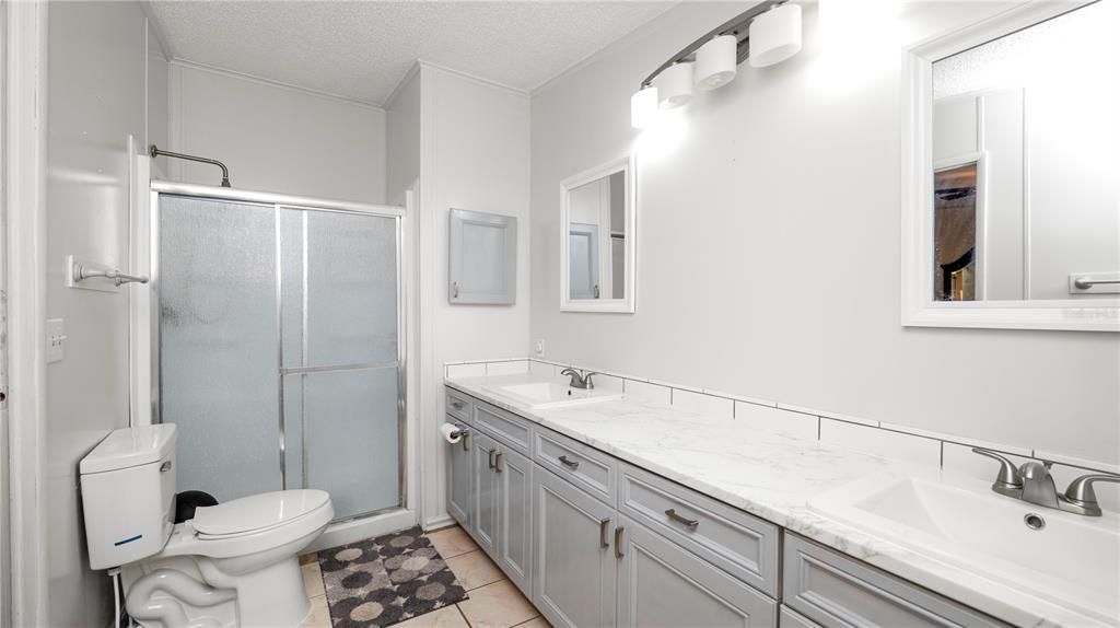 待售: $195,000 (2 贝兹, 2 浴室, 1248 平方英尺)