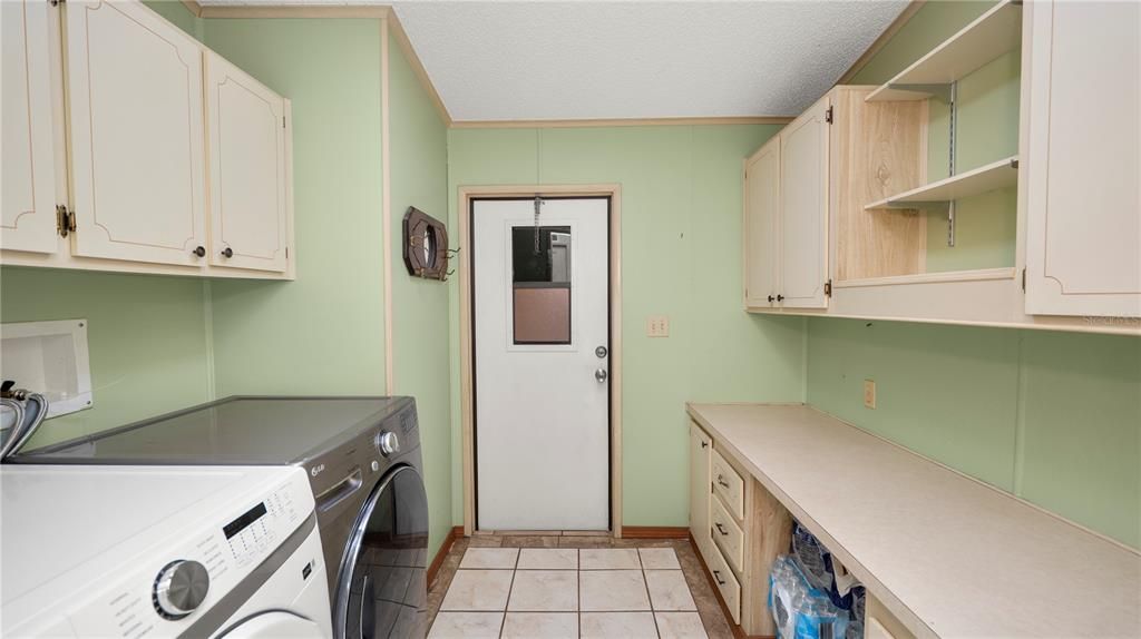 待售: $195,000 (2 贝兹, 2 浴室, 1248 平方英尺)