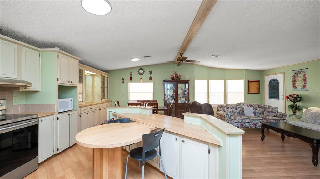 待售: $195,000 (2 贝兹, 2 浴室, 1248 平方英尺)