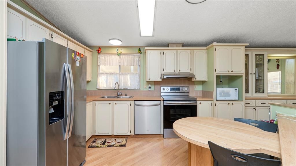 待售: $195,000 (2 贝兹, 2 浴室, 1248 平方英尺)