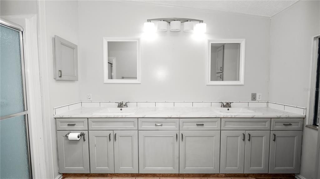 待售: $195,000 (2 贝兹, 2 浴室, 1248 平方英尺)