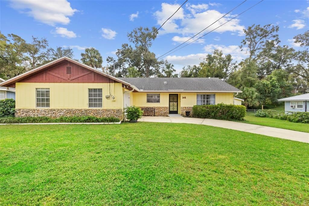 Active With Contract: $270,000 (4 beds, 2 baths, 1554 Square Feet)