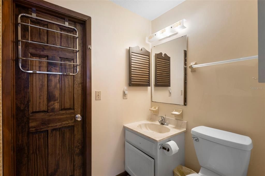 Active With Contract: $270,000 (4 beds, 2 baths, 1554 Square Feet)