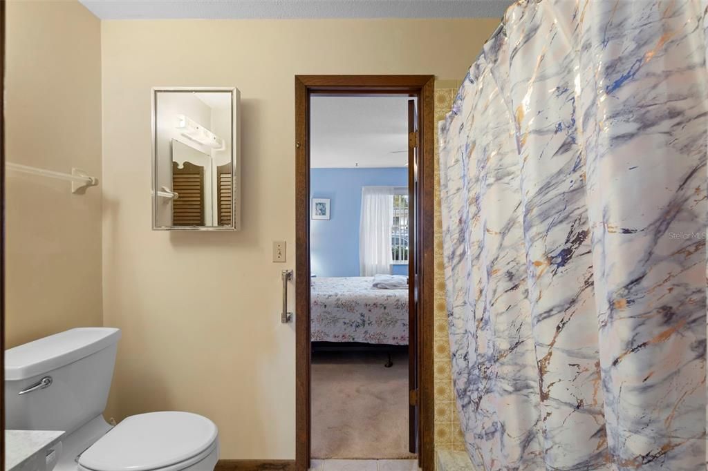 Active With Contract: $270,000 (4 beds, 2 baths, 1554 Square Feet)