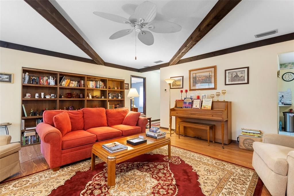 Active With Contract: $270,000 (4 beds, 2 baths, 1554 Square Feet)