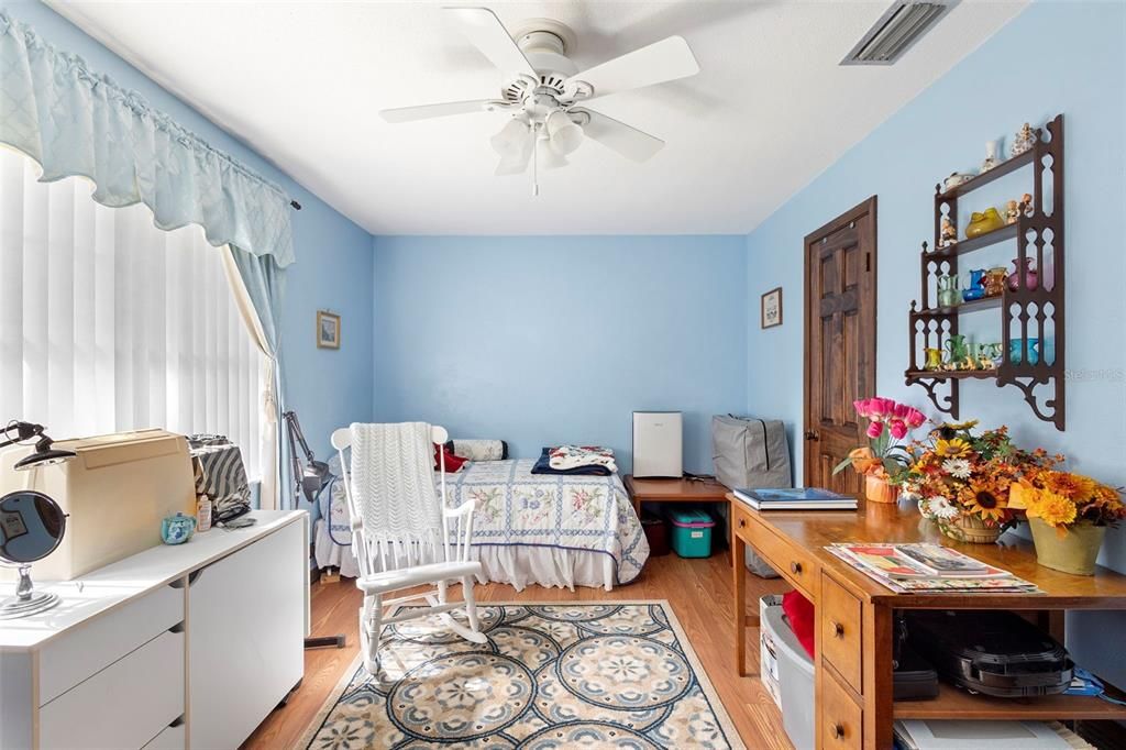 Active With Contract: $270,000 (4 beds, 2 baths, 1554 Square Feet)