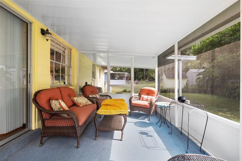 Active With Contract: $270,000 (4 beds, 2 baths, 1554 Square Feet)