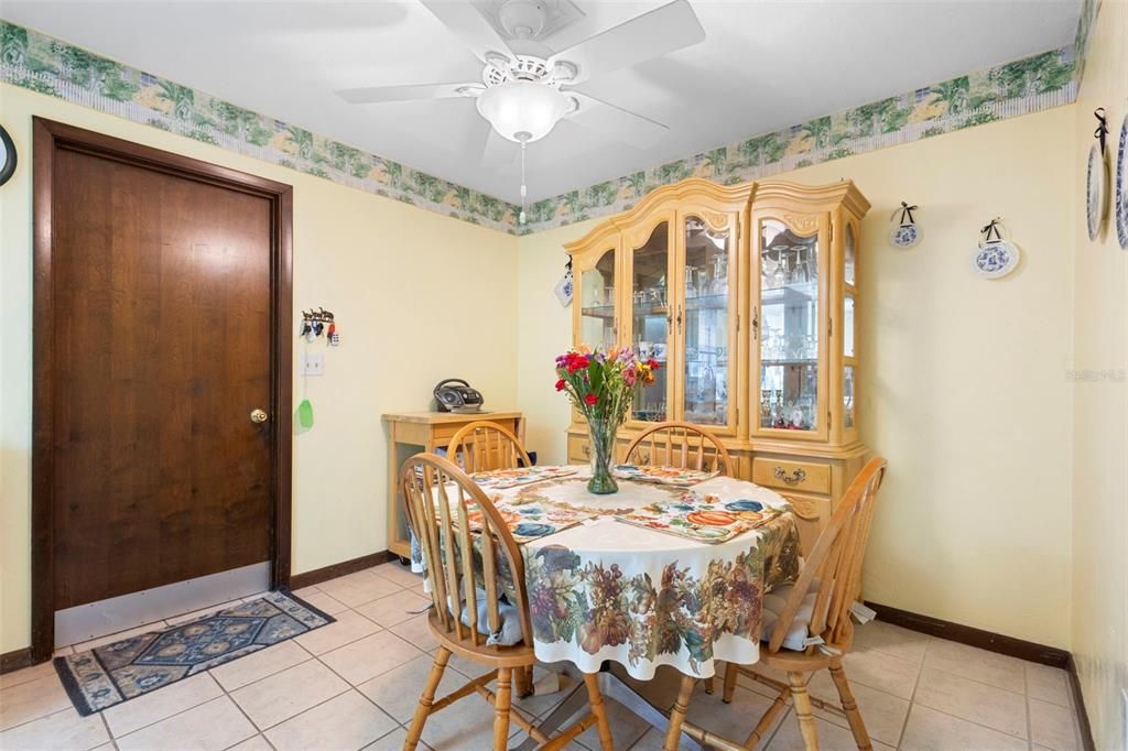 Active With Contract: $270,000 (4 beds, 2 baths, 1554 Square Feet)