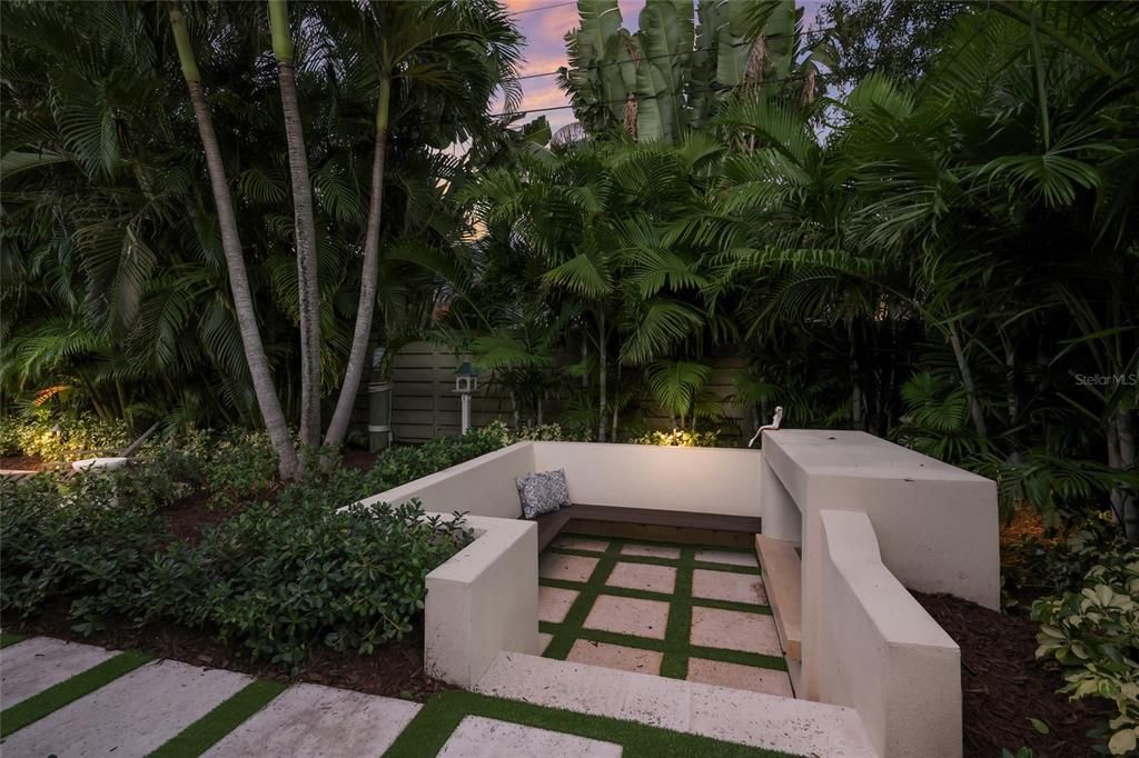 For Sale: $1,699,000 (3 beds, 3 baths, 2534 Square Feet)