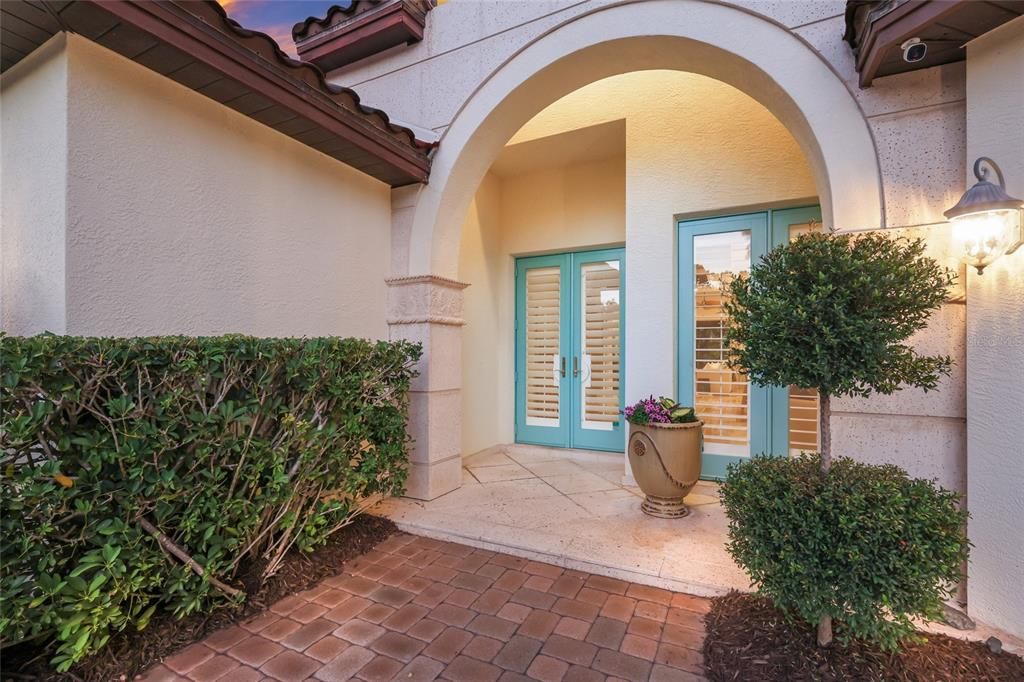 For Sale: $1,699,000 (3 beds, 3 baths, 2534 Square Feet)