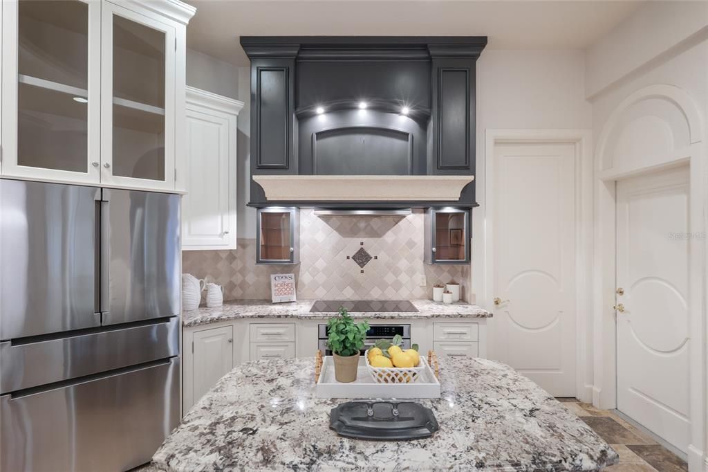 For Sale: $1,699,000 (3 beds, 3 baths, 2534 Square Feet)