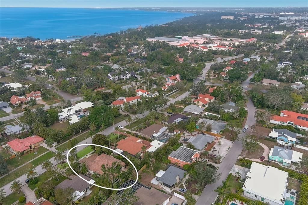 For Sale: $1,699,000 (3 beds, 3 baths, 2534 Square Feet)